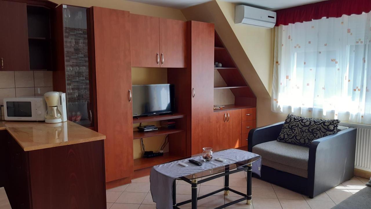 Elizabet Apartman A Belvarosban Szarvas Eksteriør bilde